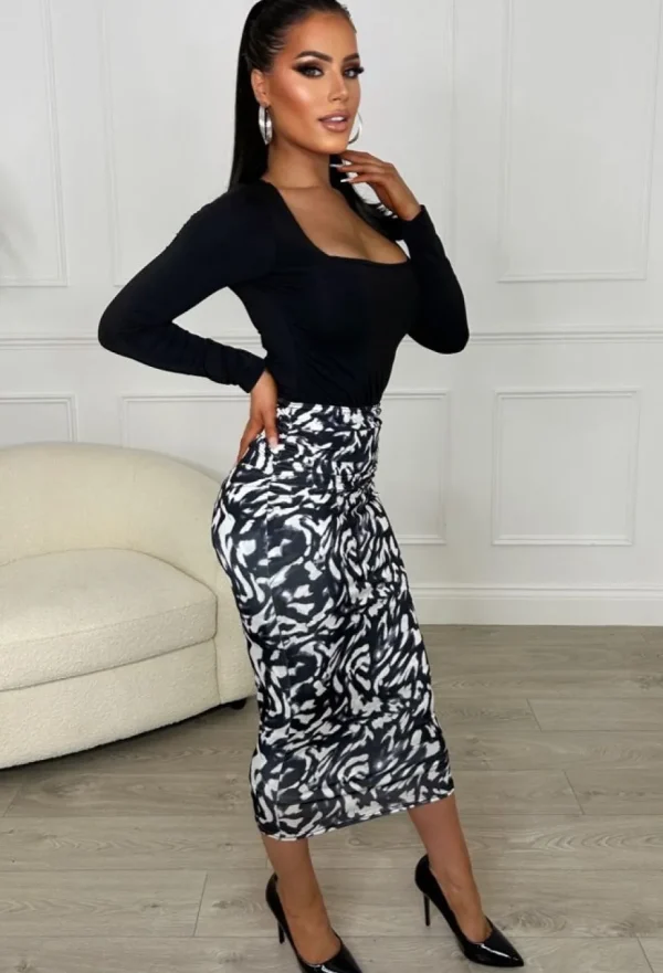 Women SOFT TOUCH Skirts<Diva Delight Black Abstract Animal Print Ruched Double Layer Skirt