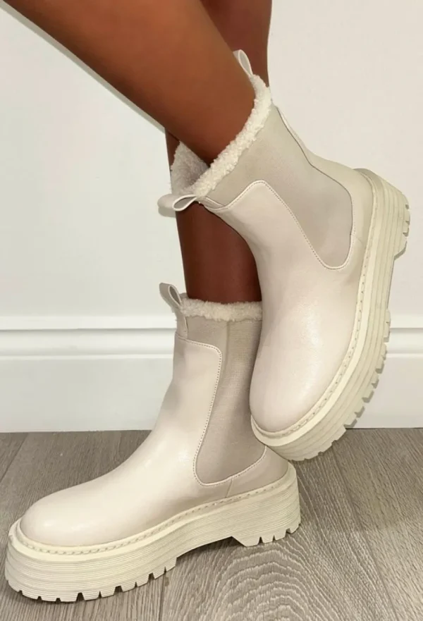 Women NO DOUBT Boots<I'M Your Girl Cream Fleece Lined Chelsea Boots