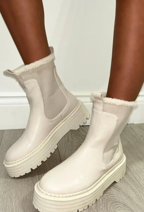 Women NO DOUBT Boots<I'M Your Girl Cream Fleece Lined Chelsea Boots